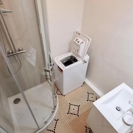 Beautiful In With 1 Bedrooms And Wifi Appartamento